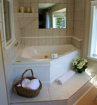 Beachside Villa Luxury Suites And Vacation Rentals Juneau Kültér fotó